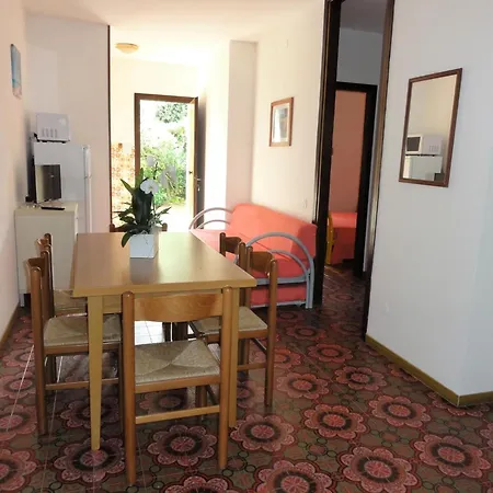 Апартаменты Flat In A With Private Garden