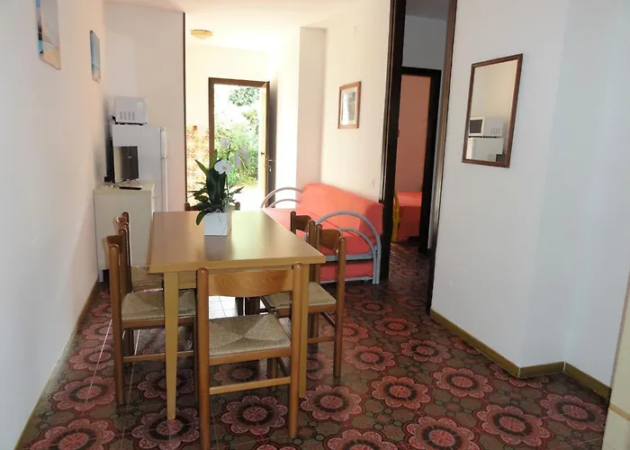 Апартаменты Flat In A With Private Garden