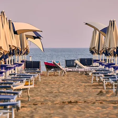 Flat In A With Private Garden Daire Bibione