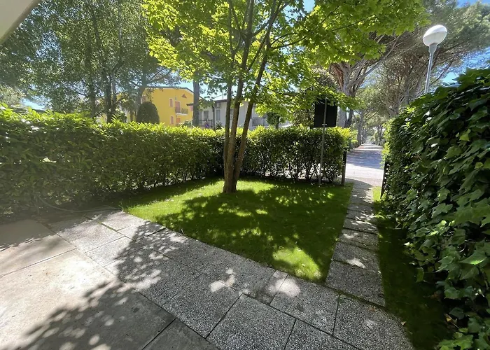 Flat In A With Private Garden Appartement Bibione